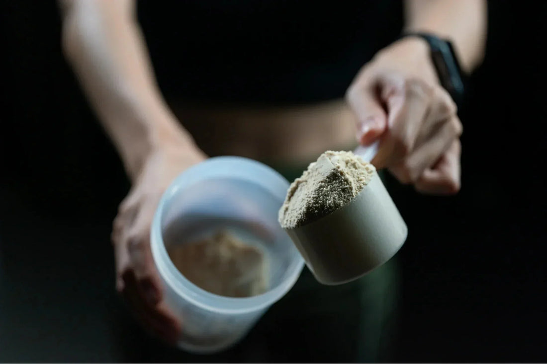 Drinking a Protein Shake Before Bed - 100calsnacks