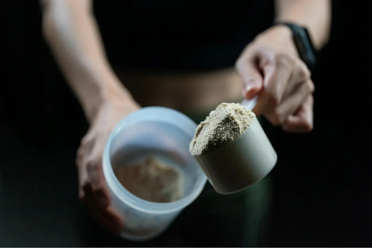 Drinking a Protein Shake Before Bed - 100calsnacks